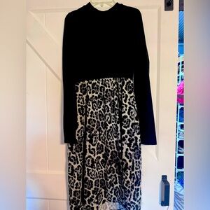 Fleece leopard dress with pockets